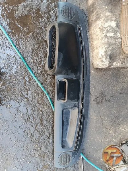 Renault Kangoo göğüs üst parçası