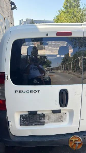 Pejo BİPPER sol bagaj kapağı