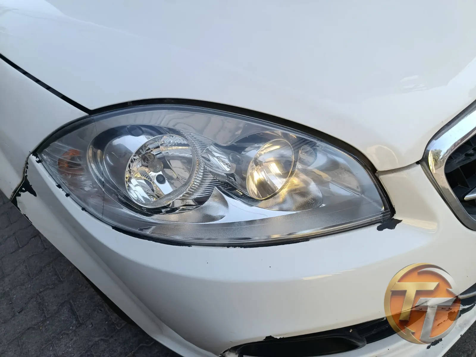 Fiat linea sağ ön far