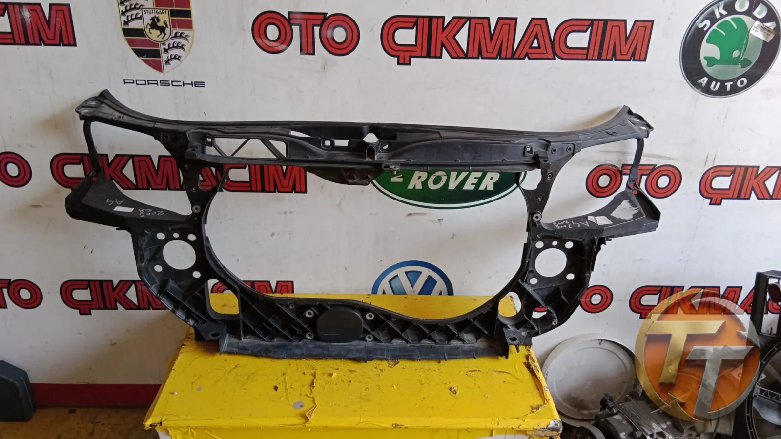 Audi A4 ön panel (2005-2008) 8E0805594F