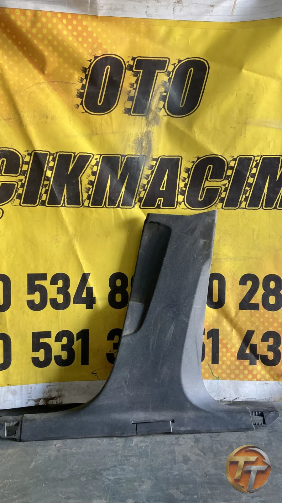 Audi a3 sportback sağ direk kaplama