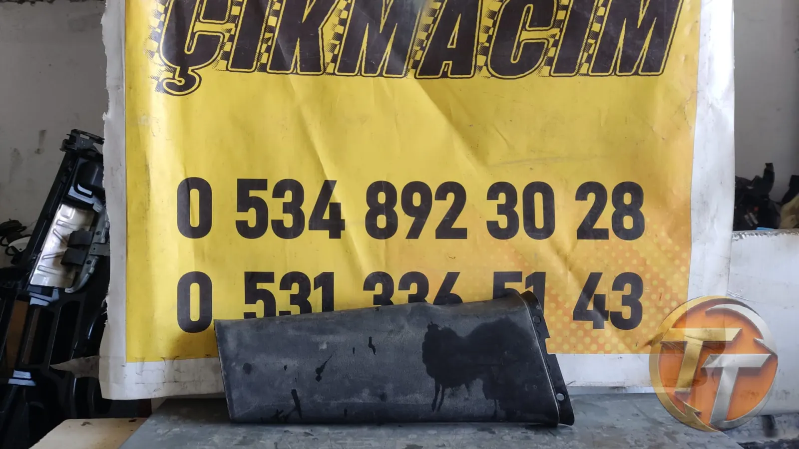 Audi A3 Sağ Direk Kaplaması
