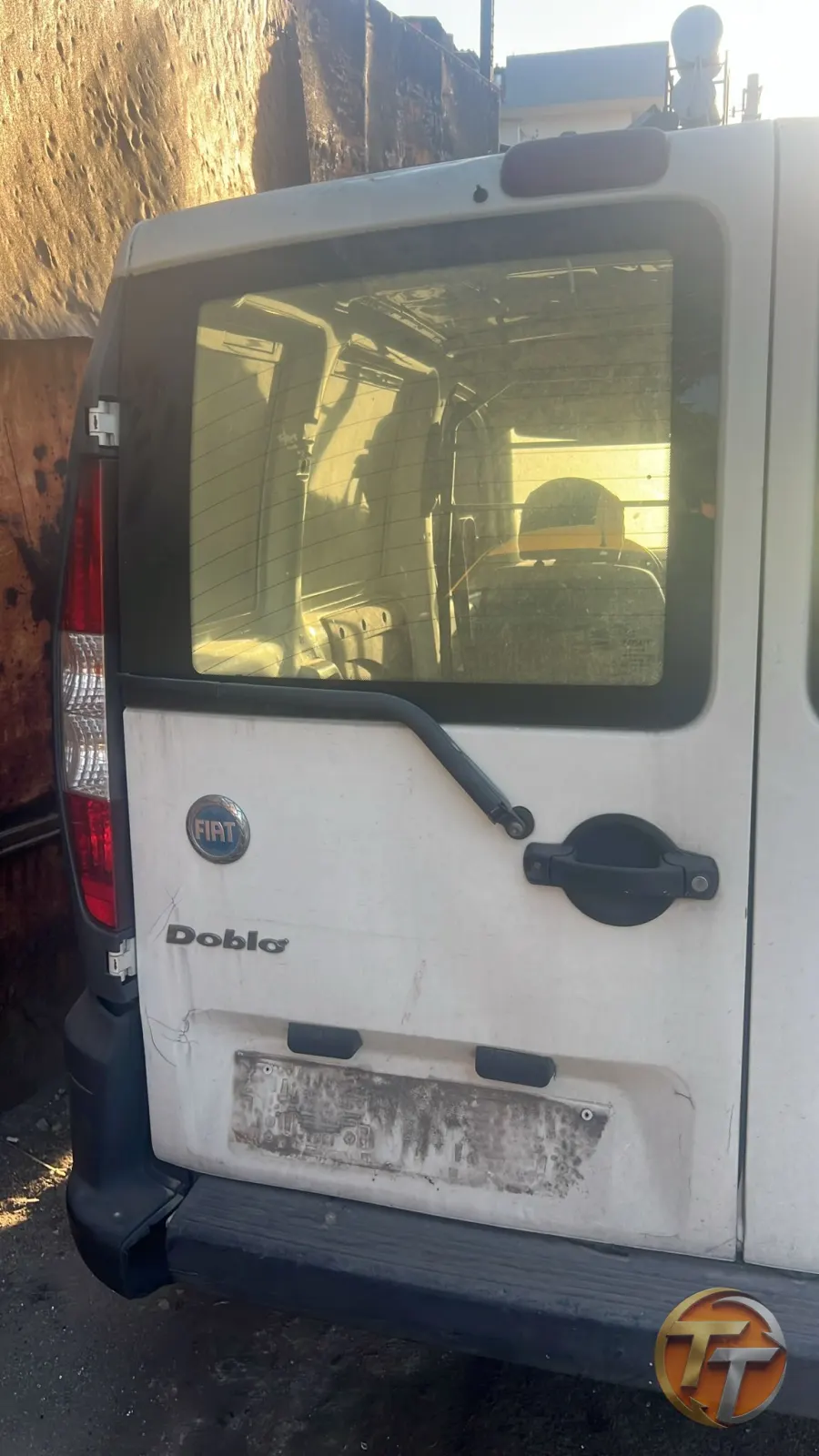 Fiat Doblo sol bagaj kapağı