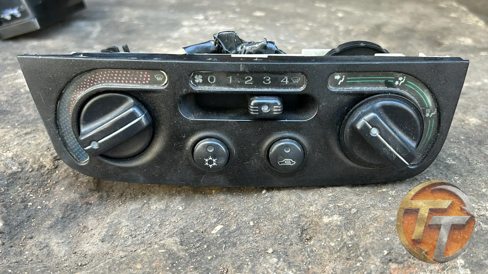 Fiat palio 1.6 benzinli klima tuşları