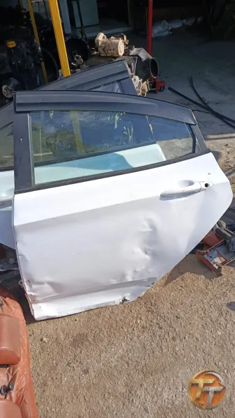 Hyundai Accent Blue sol arka kapı