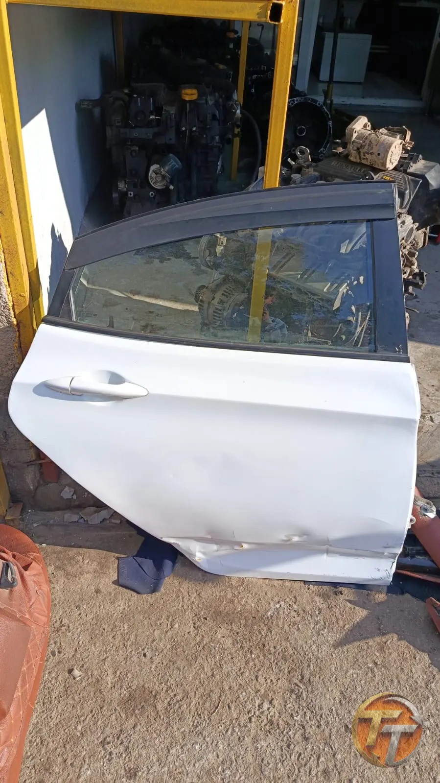 Hyundai Accent Blue sağ srka kapı