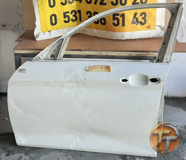 BMW 1 SERİSİ F20 SOL ÖN KAPI