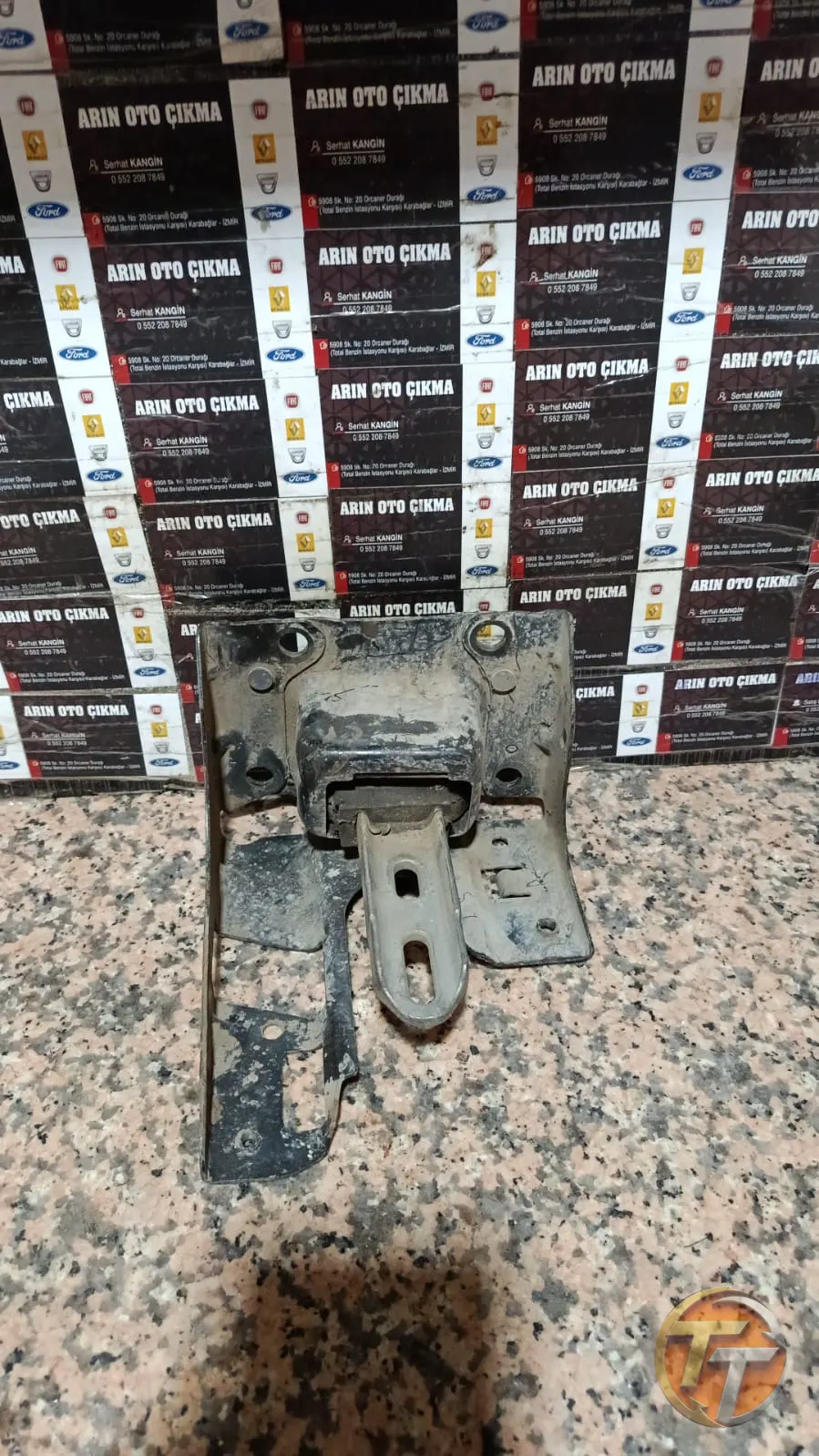 Peugeot 301 şanzıman alt kulağı