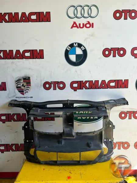 BMW E90 ÖN PANEL