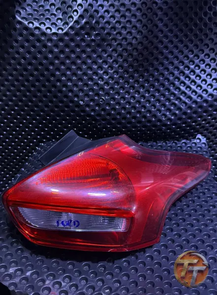 FORD FOCUS 3 HB SAĞ STOP