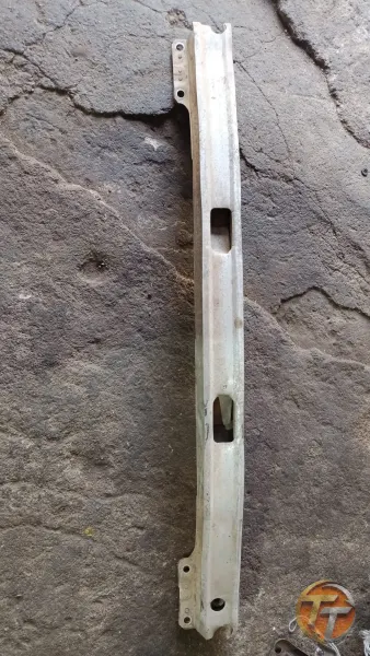 Citroen c4 Picasso arka tampon demiri