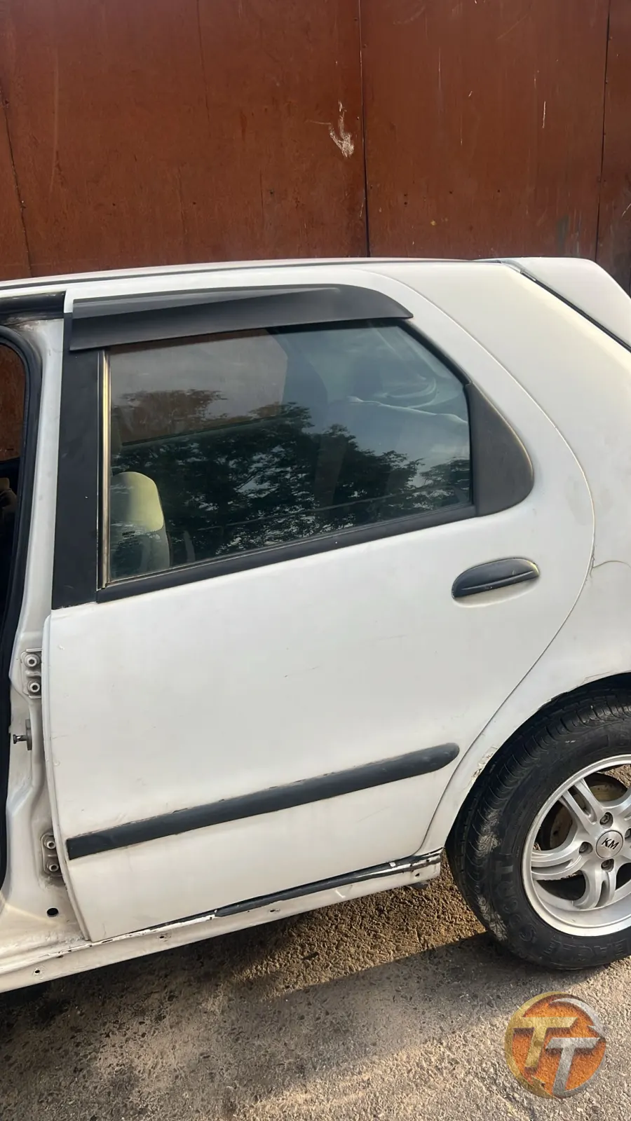 Fiat palio sol arka kapı
