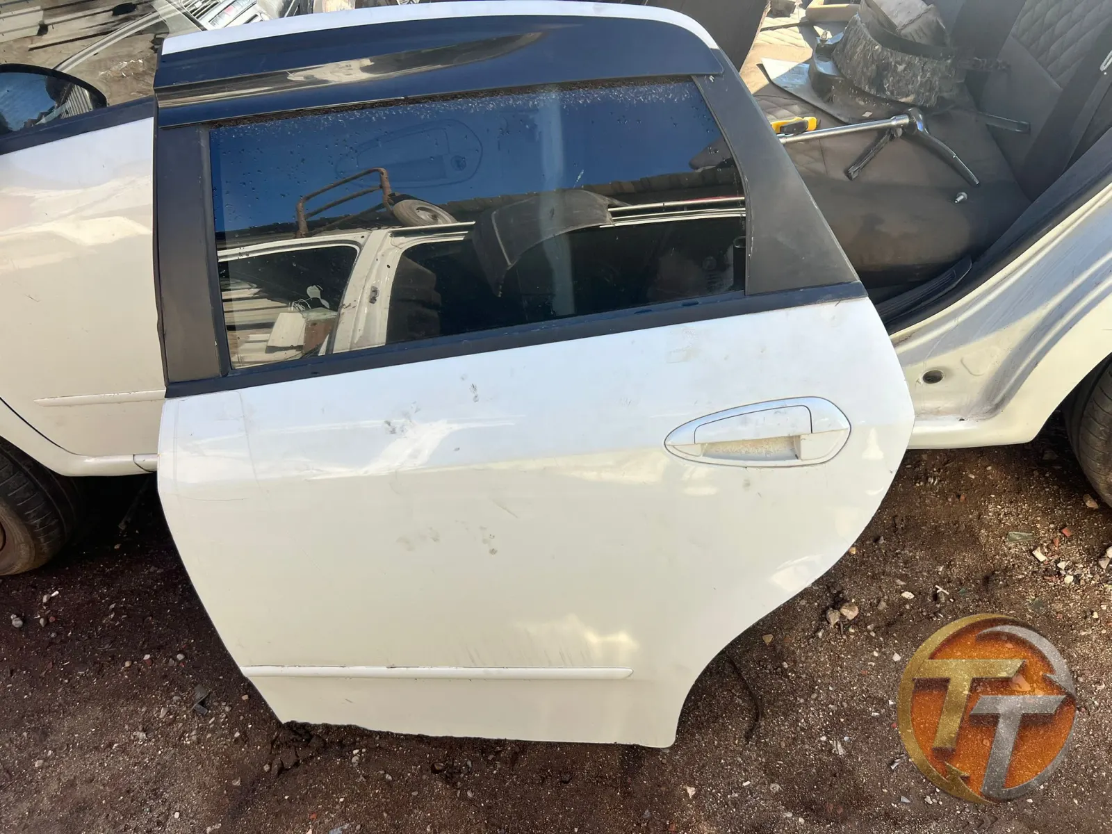 Fiat Linea sol arka kapı dolu hatasız