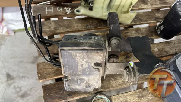 Ford connect Abs beyni