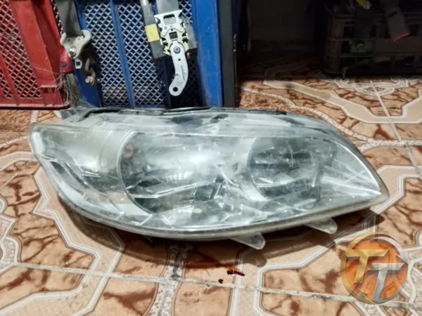 Pejo 301sağ far