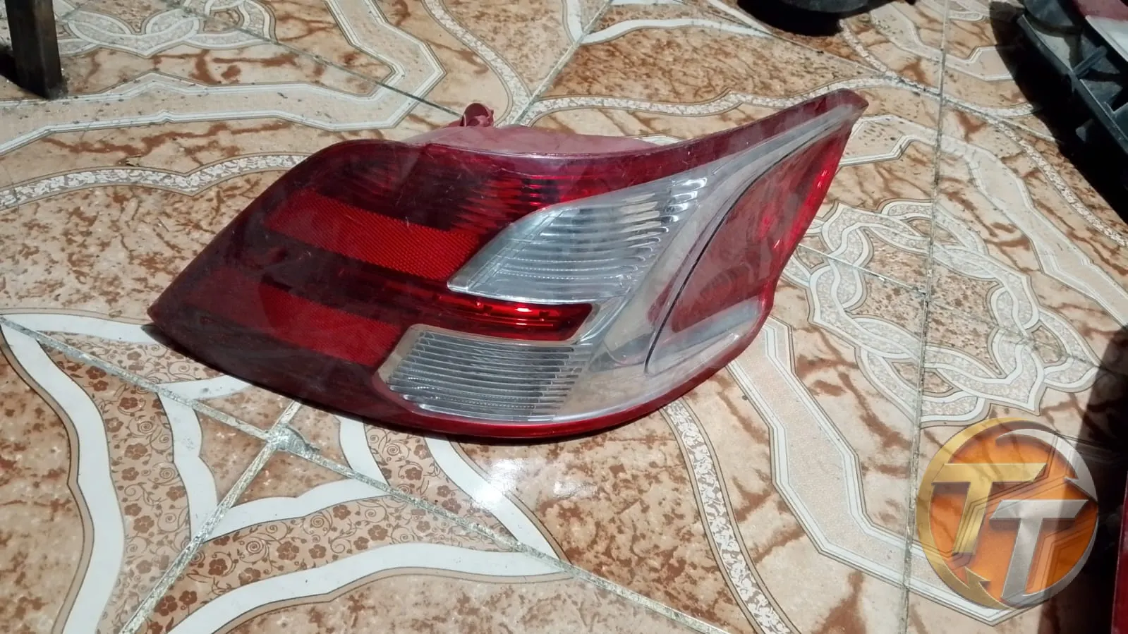 Pejo 301 sağ stop