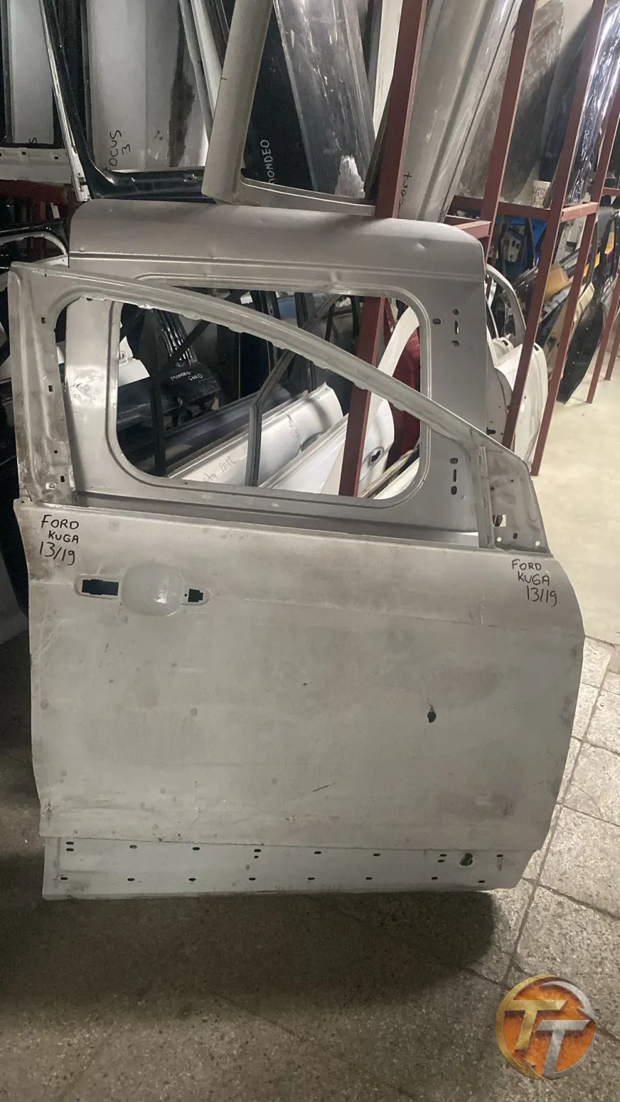 Ford kuga sağ ön kapı