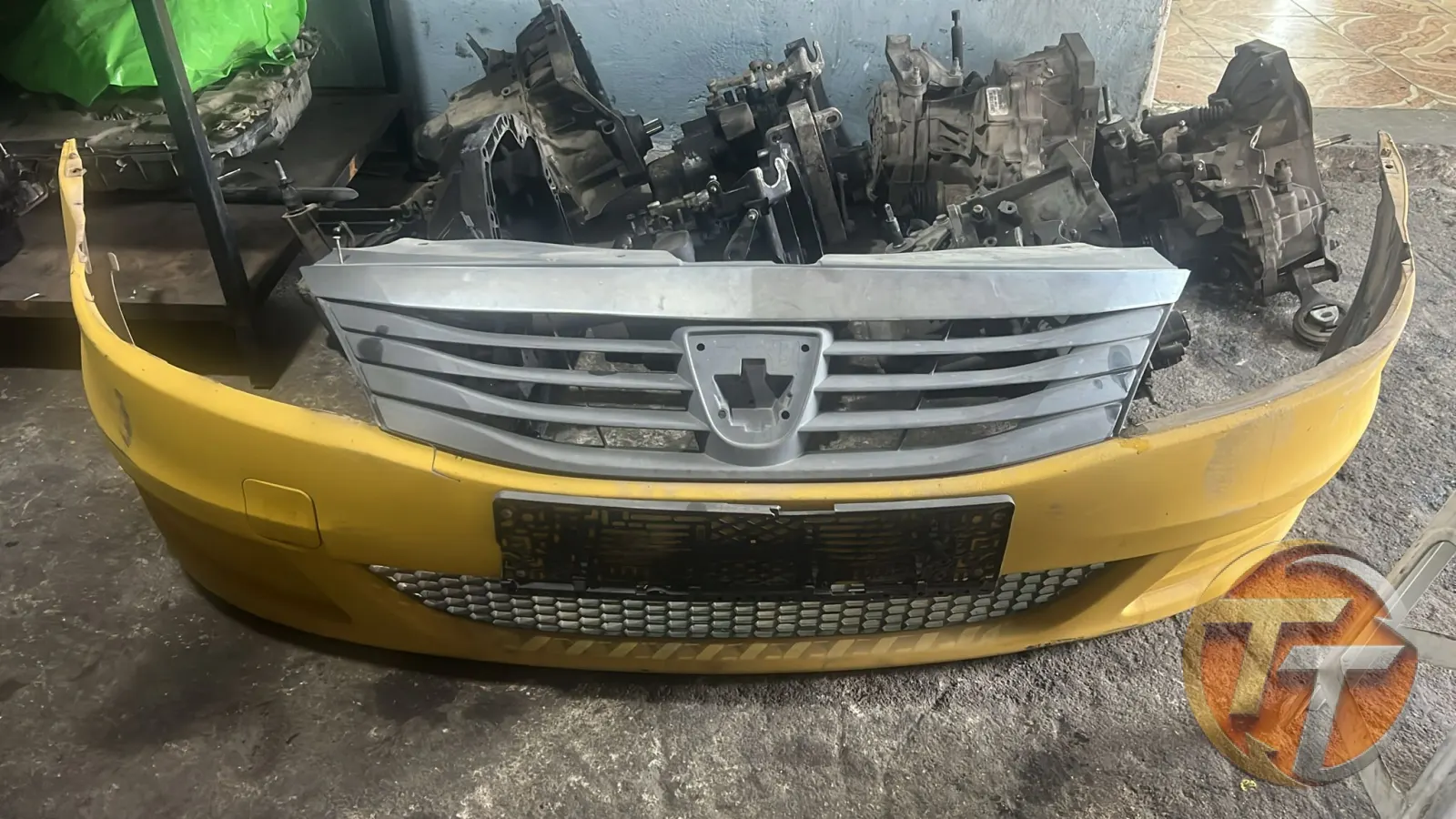 Dacia logan ön tampon