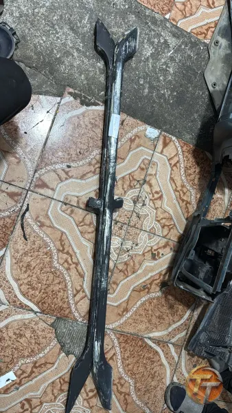 Bir doküz cungo tavan çıtası