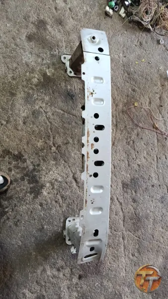 Ford focus 2.5 ön tampon demiri