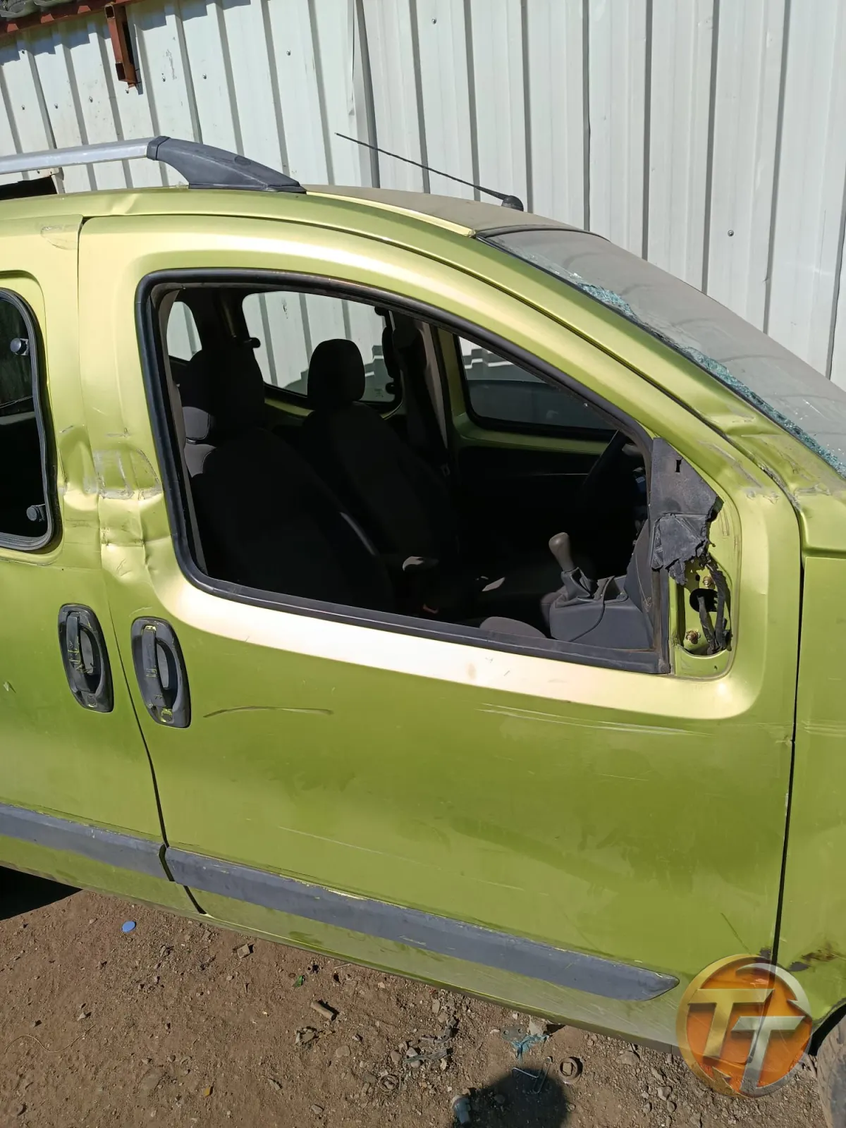 Fiat Fiorino sağ ön kapı orijinal