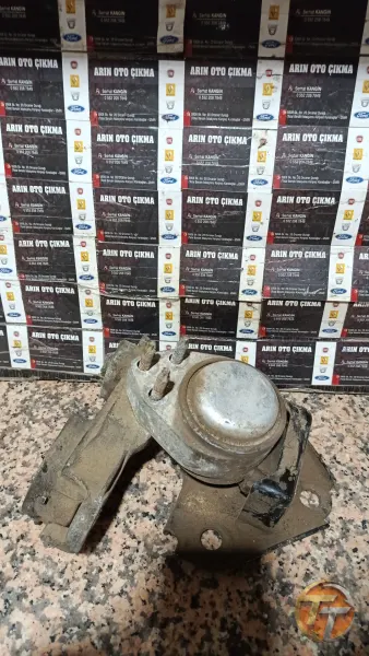 Ford Fiesta 1.4  motor kulağı
