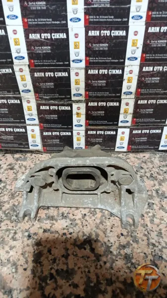 Renault Megane 2  sol motor kulağı
