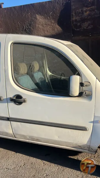Fiat Doblo sağ ön kapı