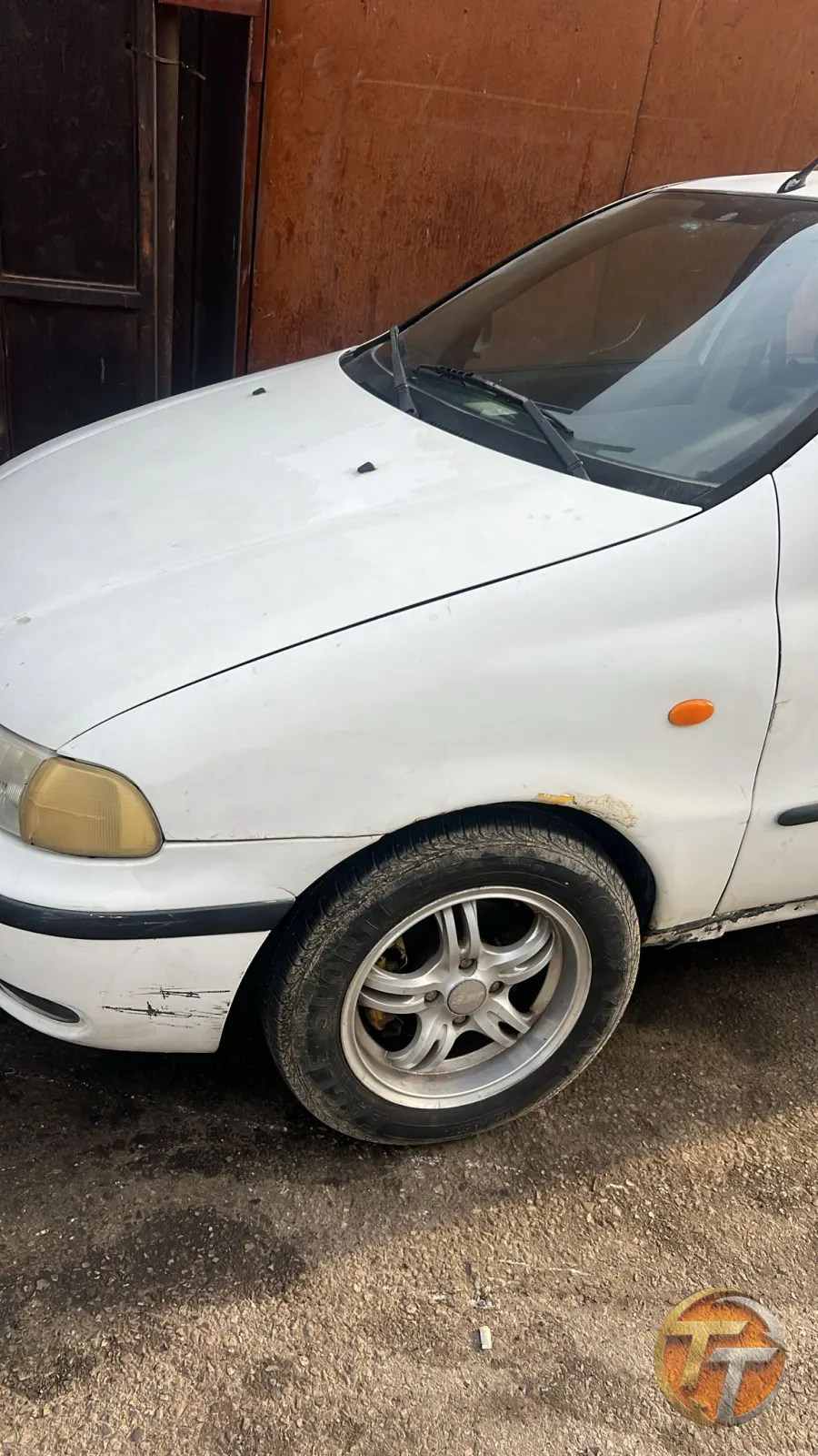 Fiat palio sol ön çamurluk