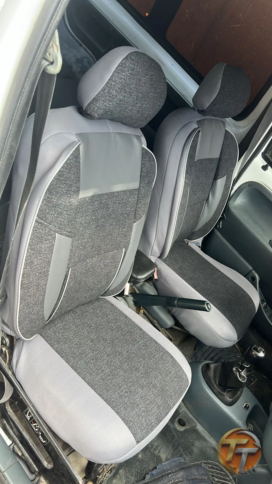 Renault Kango ön iki koltuk
