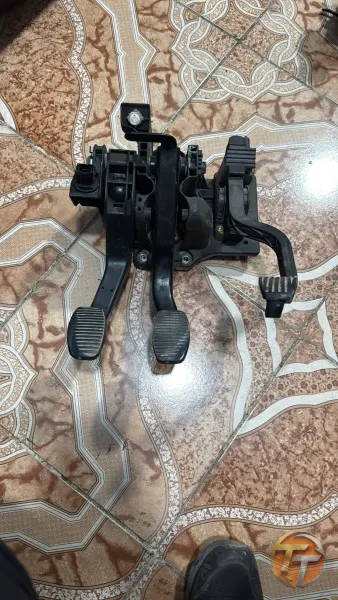 Doblo bir pedallar takımı