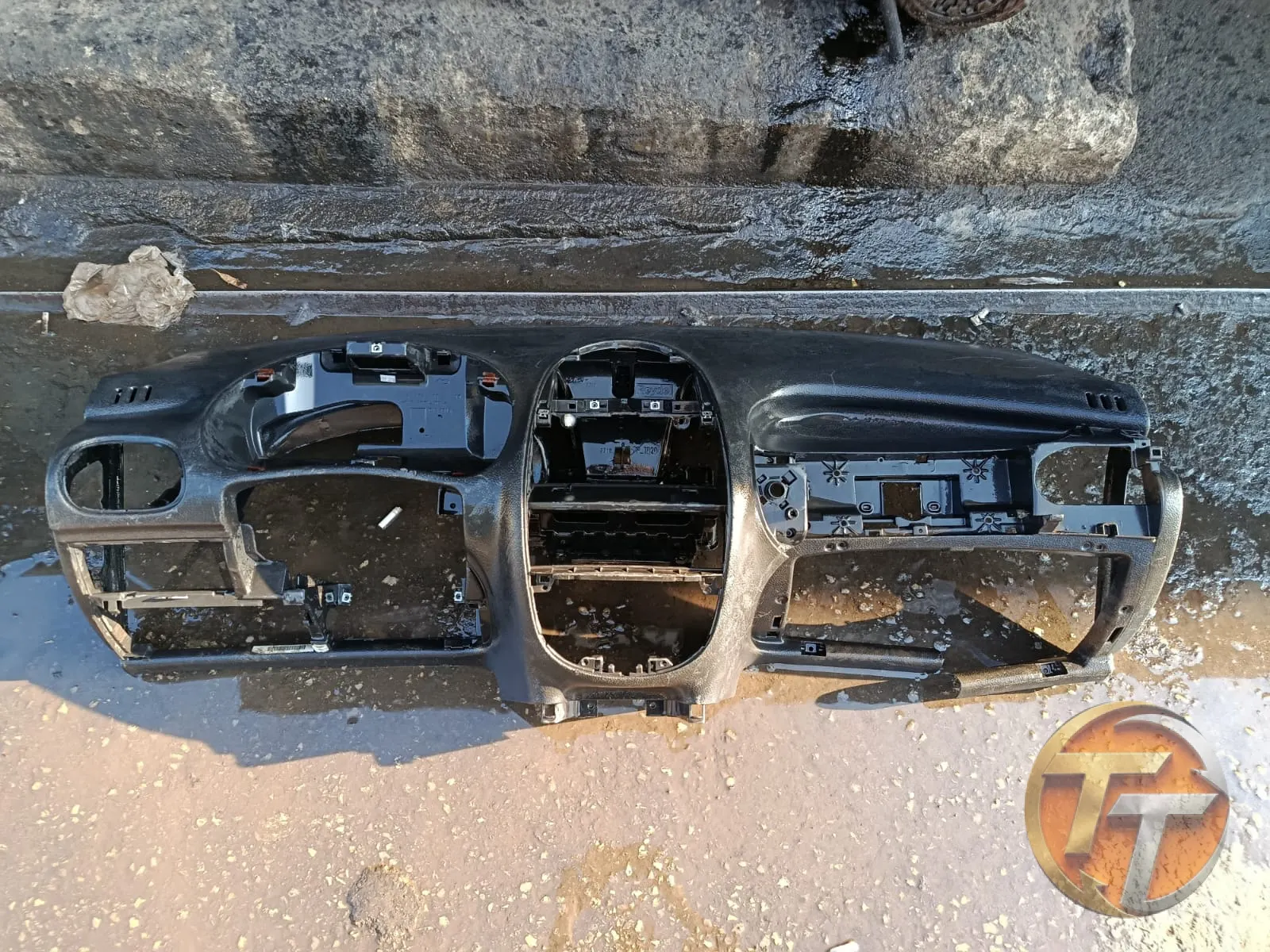 Peugeot 206 göğüslük