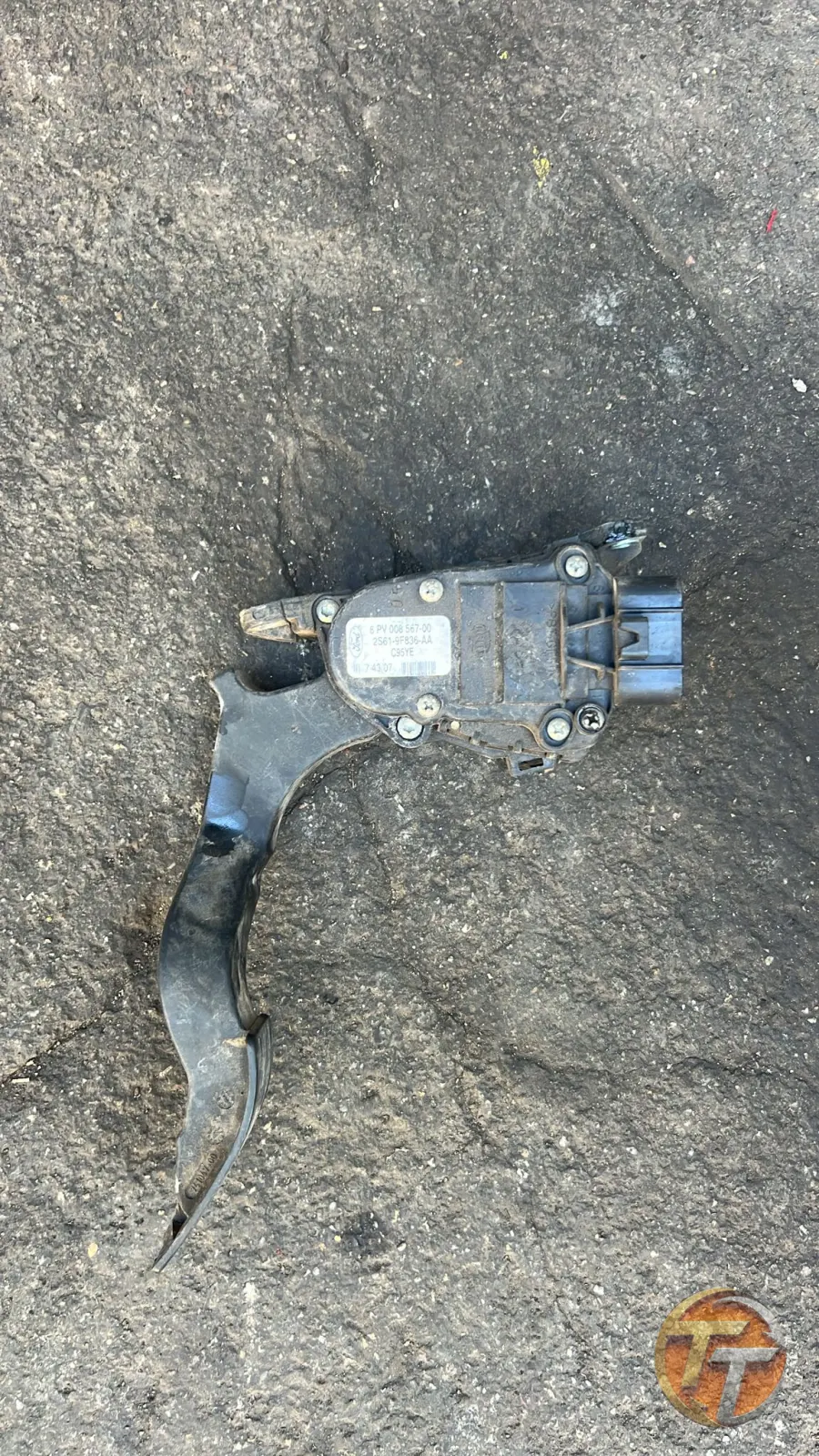 Ford fiesata 2007 gaz pedalı