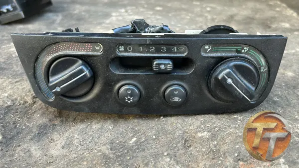 Fiat palio 1.6 benzinli klima tuşları