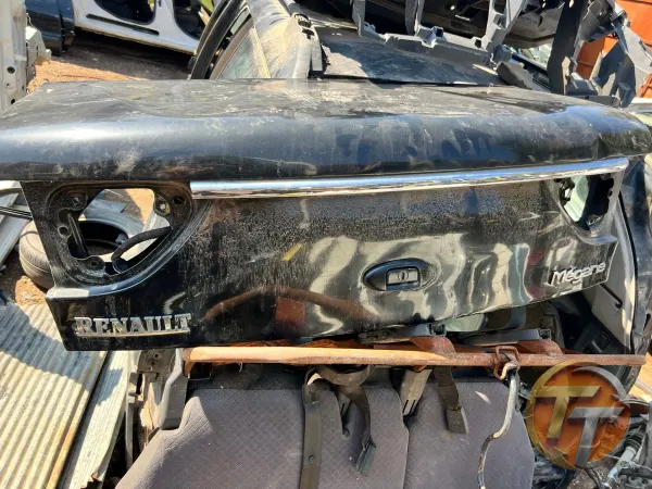 Renault Megane Arka Bagaj Kapağı