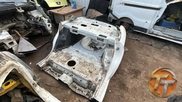 Otomobil Arka Şase Tabanı