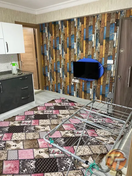 İZMIR ZIRVE GAYRIMENKUL’DEN KURUÇEŞME’DE UYGUN KIRALIK EŞYALI 1 + 1