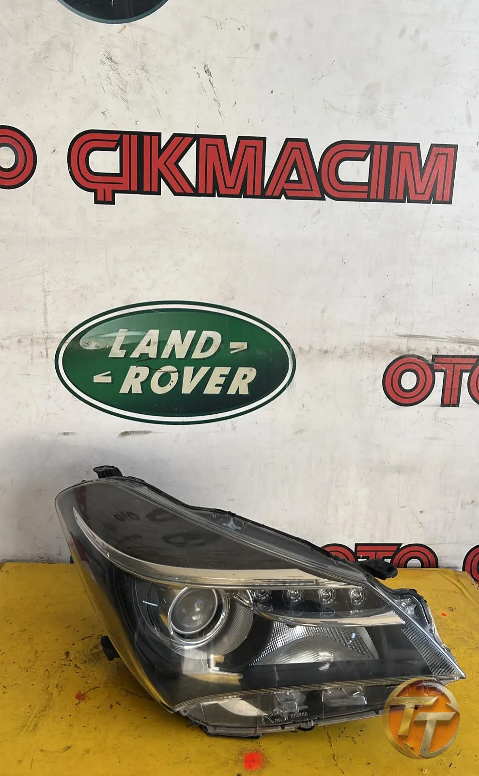 TOYOTA YARİS SAĞ FAR