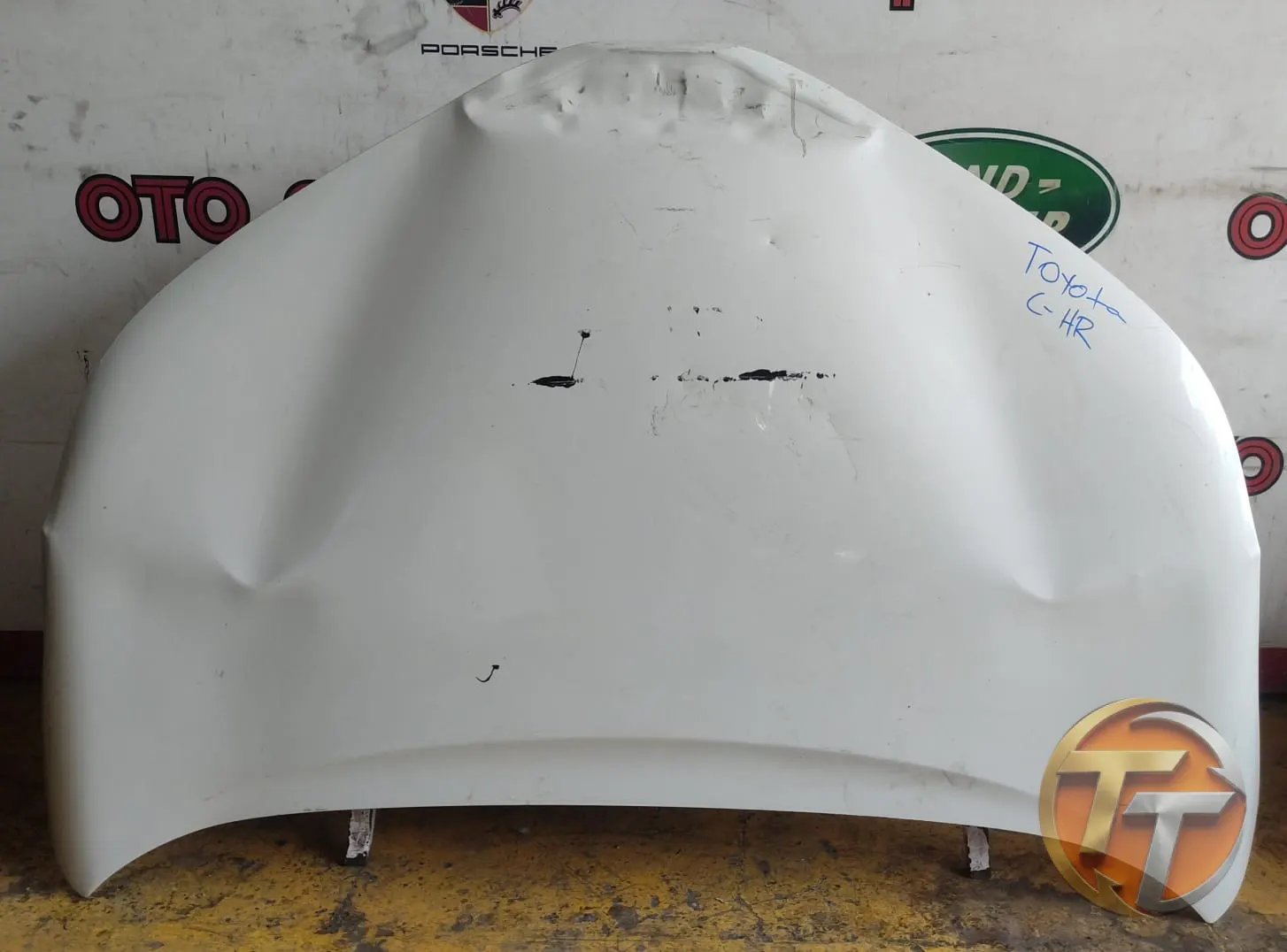 TOYOTA C-HR MOTOR KAPUTU
