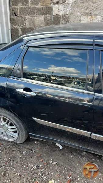 Ford Focus 1 sağ arka kapı dolu hatasız