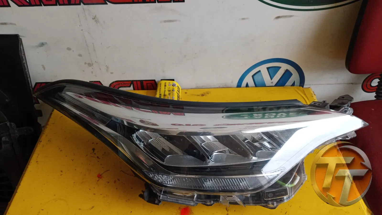 TOYOTA CHR FUL LED SAG FAR 81110F4180