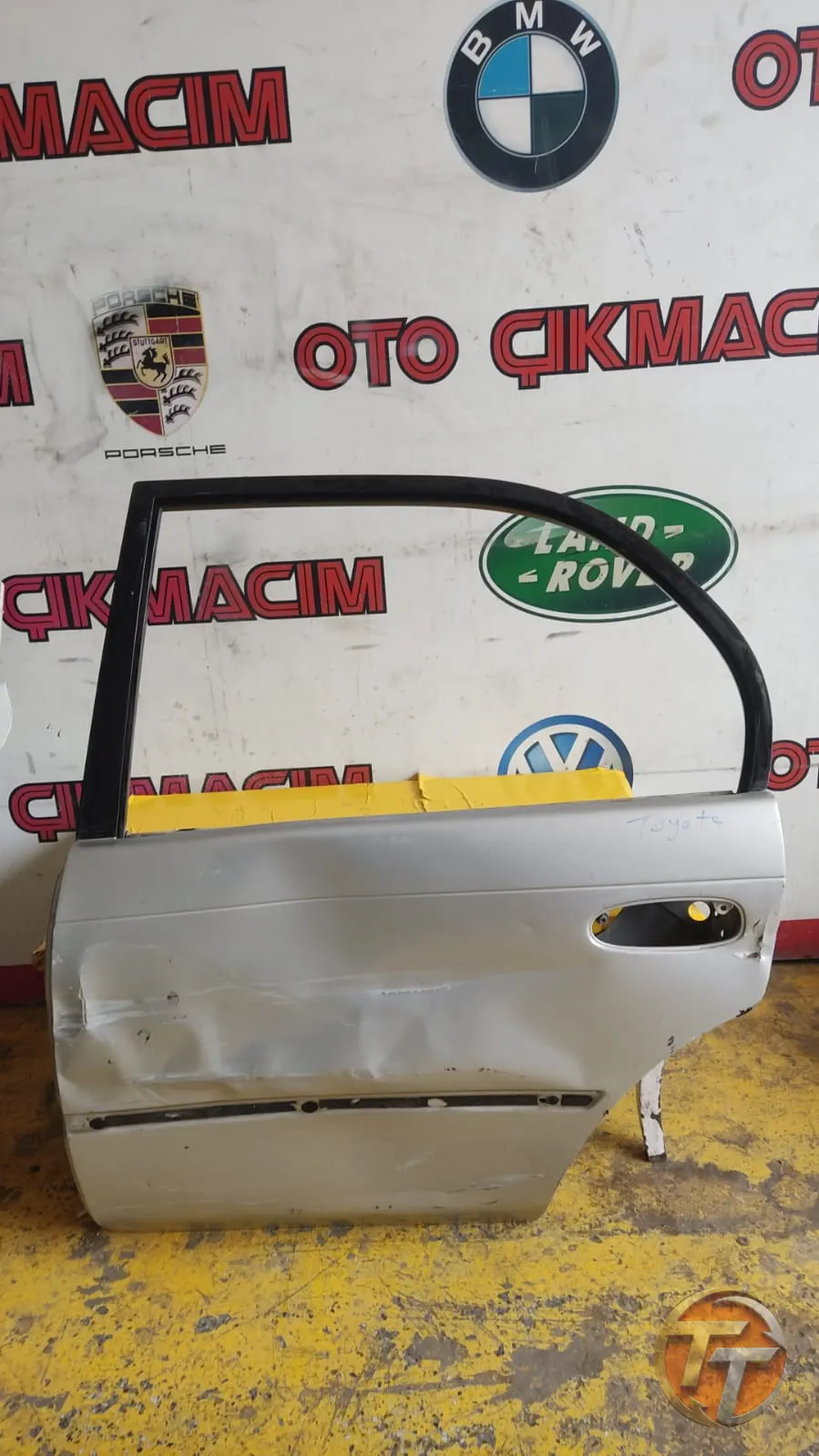 TOYOTA COROLLA EFSANE KASA SOL ARKA KAPI