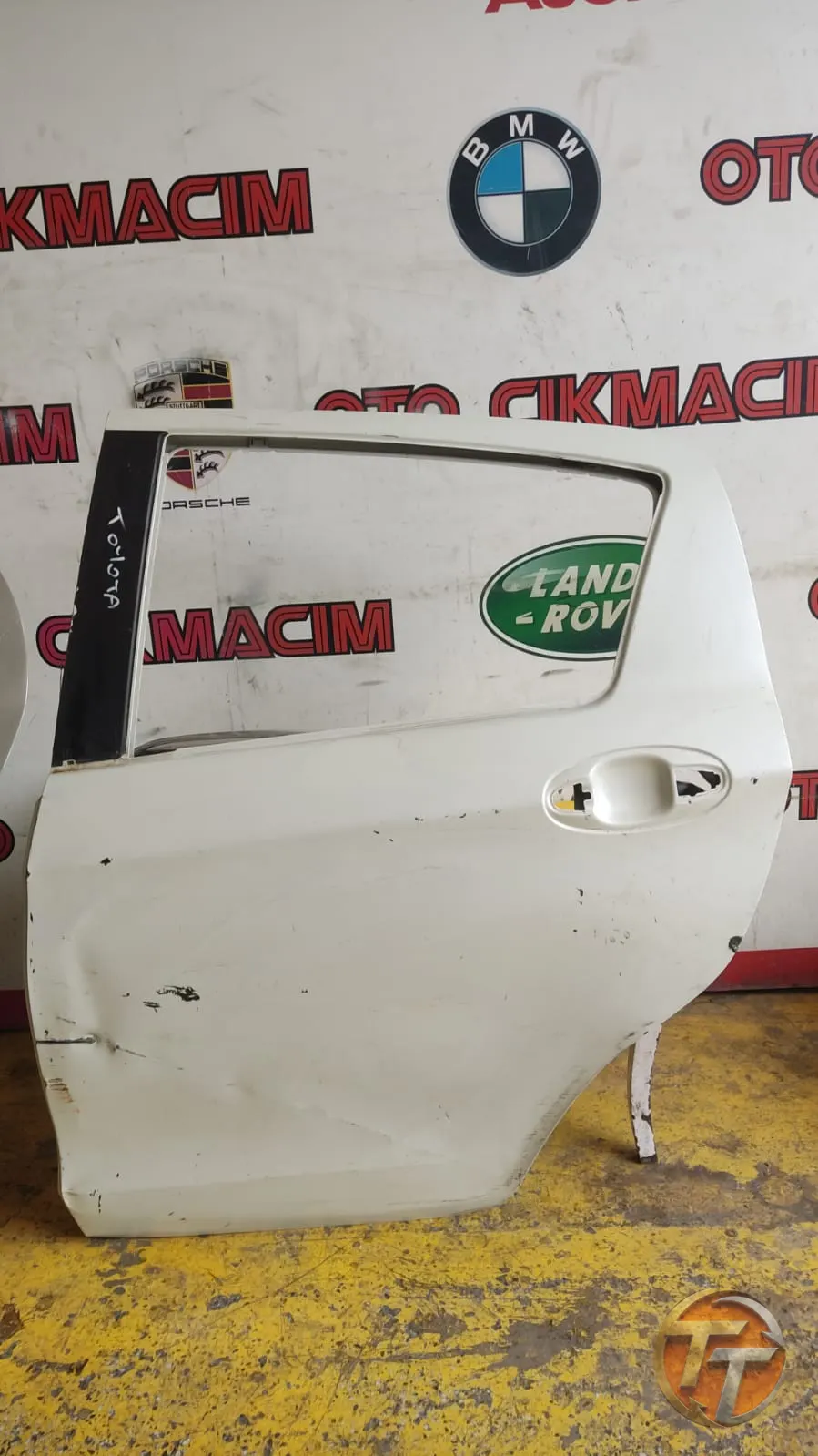 TOYOTA YARİS SOL ARKA KAPI