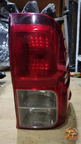 Toyota Hilux Sağ Stop