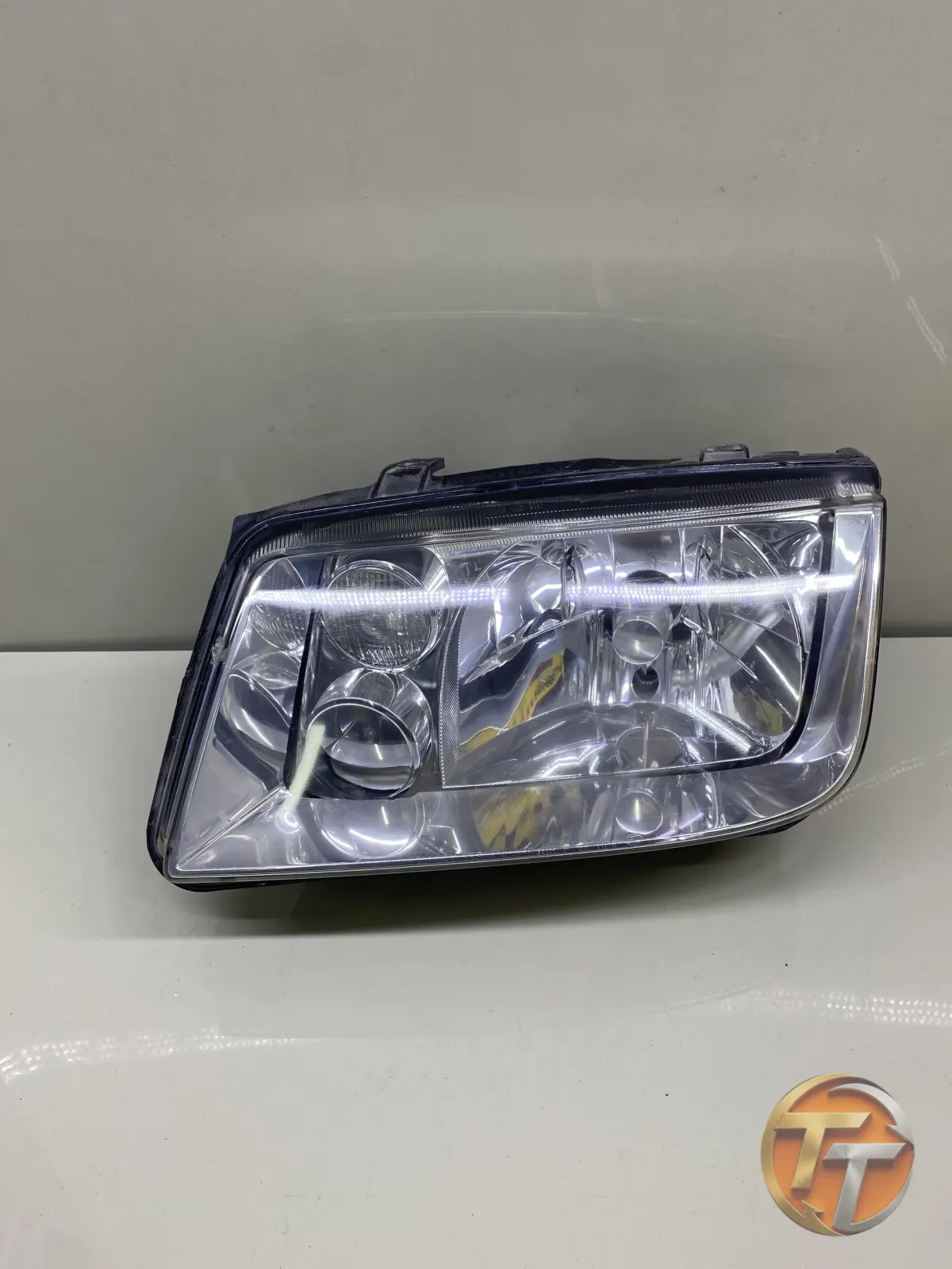 Volkswagen Bora Sol Far