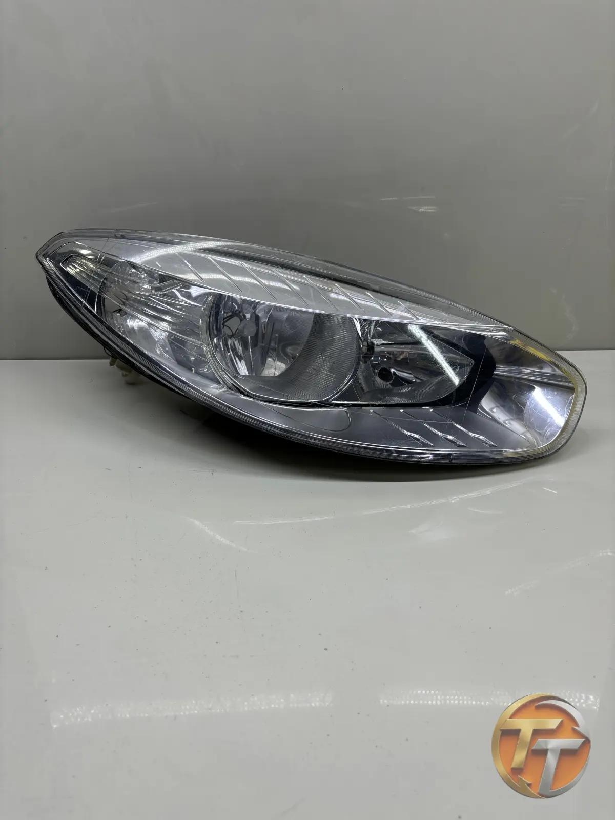 Renault Fluence Sağ Far