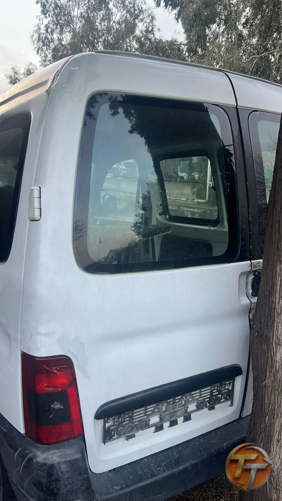Pejo partner sol bagaj kapağı