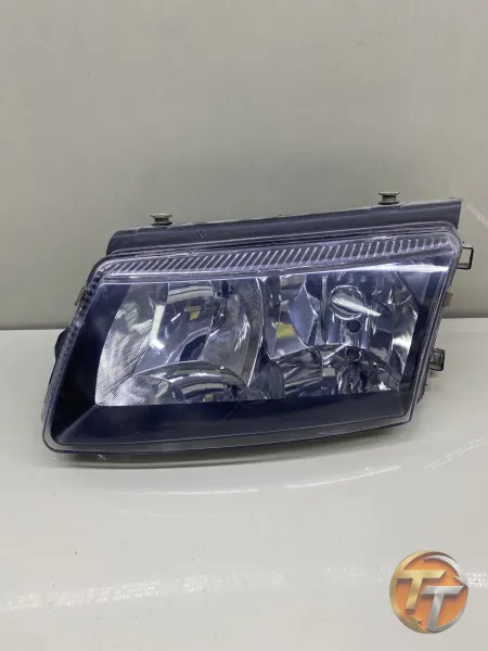 Volkswagen Passat B5 Siyah Zemin Sol Far
