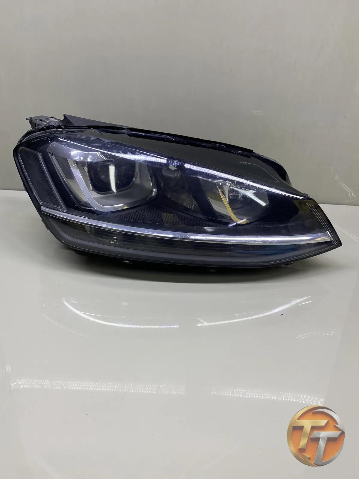 Volkswagen Golf 7 Xenon Sağ Far