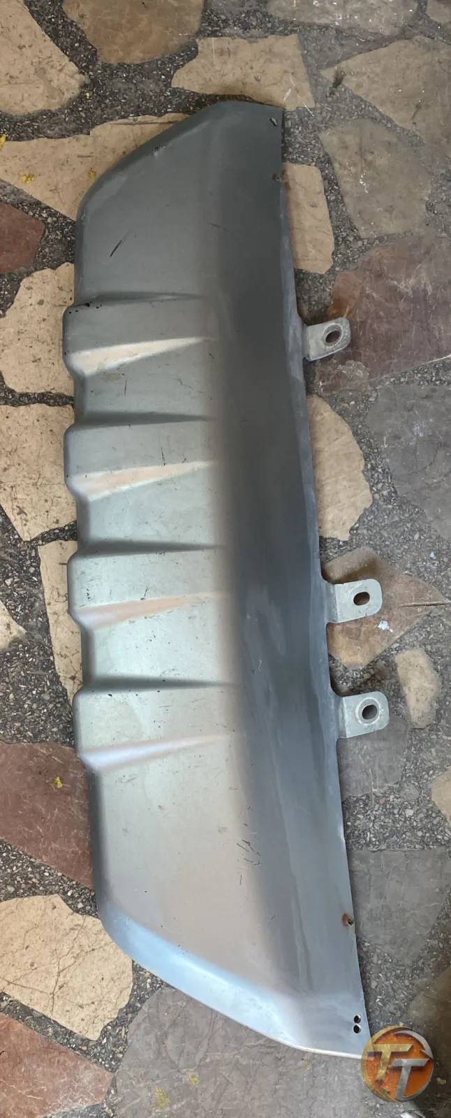 Toyota hilux tampon alt eki